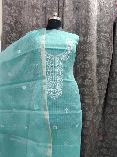 Presenting Kota Doria Soft Cotton Dress Material – Graceful Weaves, Light Comfort & Timeless Style